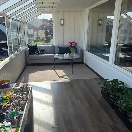 Renovated Family With Jacuzzi Hébergement de vacances *